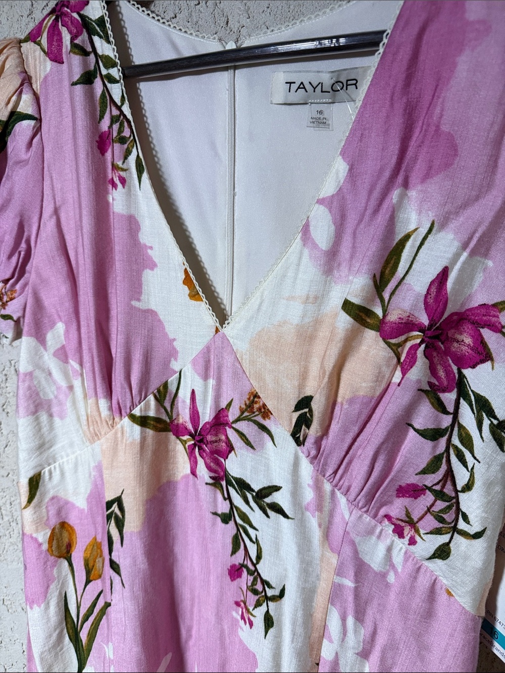 Taylor Watercolor Floral Puff Sleeve Maxi Dress Size 16 NWT - Picture 4 of 5